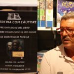 Sabato sera la Mondadori di Acqui Terme ha ospitato Domenico Mecca, medico infettivologo e scrittore, per presentare il suo nuovo romanzo Le ombre conoscono il mio nome, affiancato da Sergia Monleone. L’atmosfera era quella tipica delle serate letterarie di provincia: attenta, curiosa, pronta a interrompere con domande sincere.